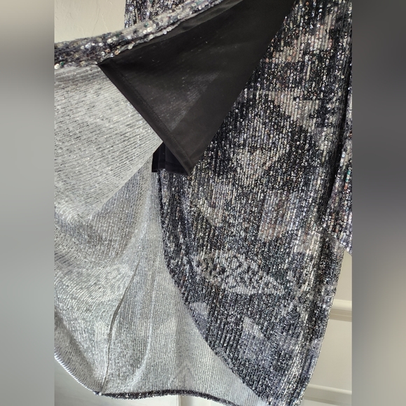 Taska Polizzi Nora Sequin Skirt. Medium, Black and Silver. - Picture 4 of 7
